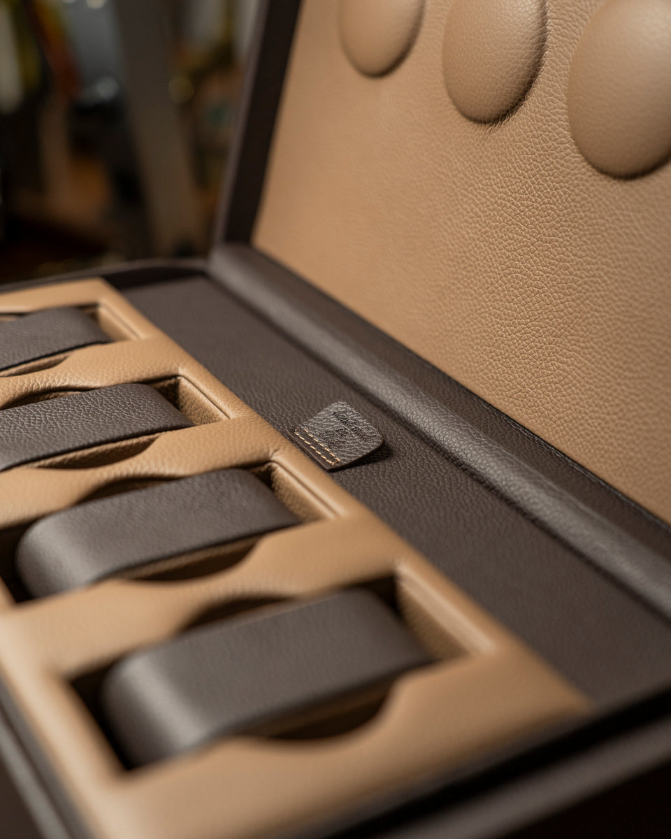 7RT: leather watch winder