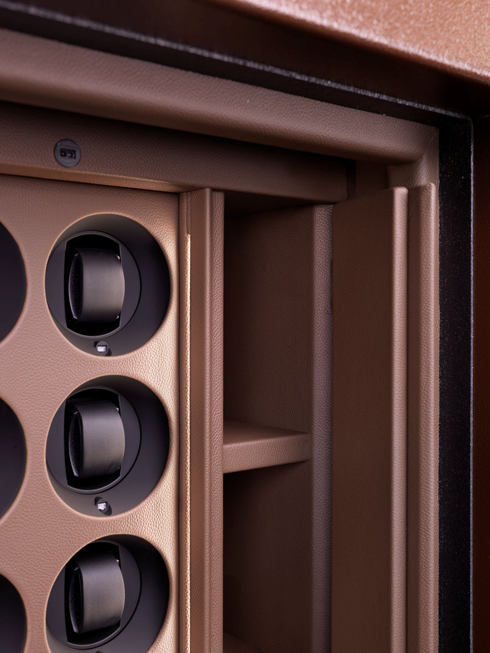 Scatola del Tempo: leather bespoke watch safe