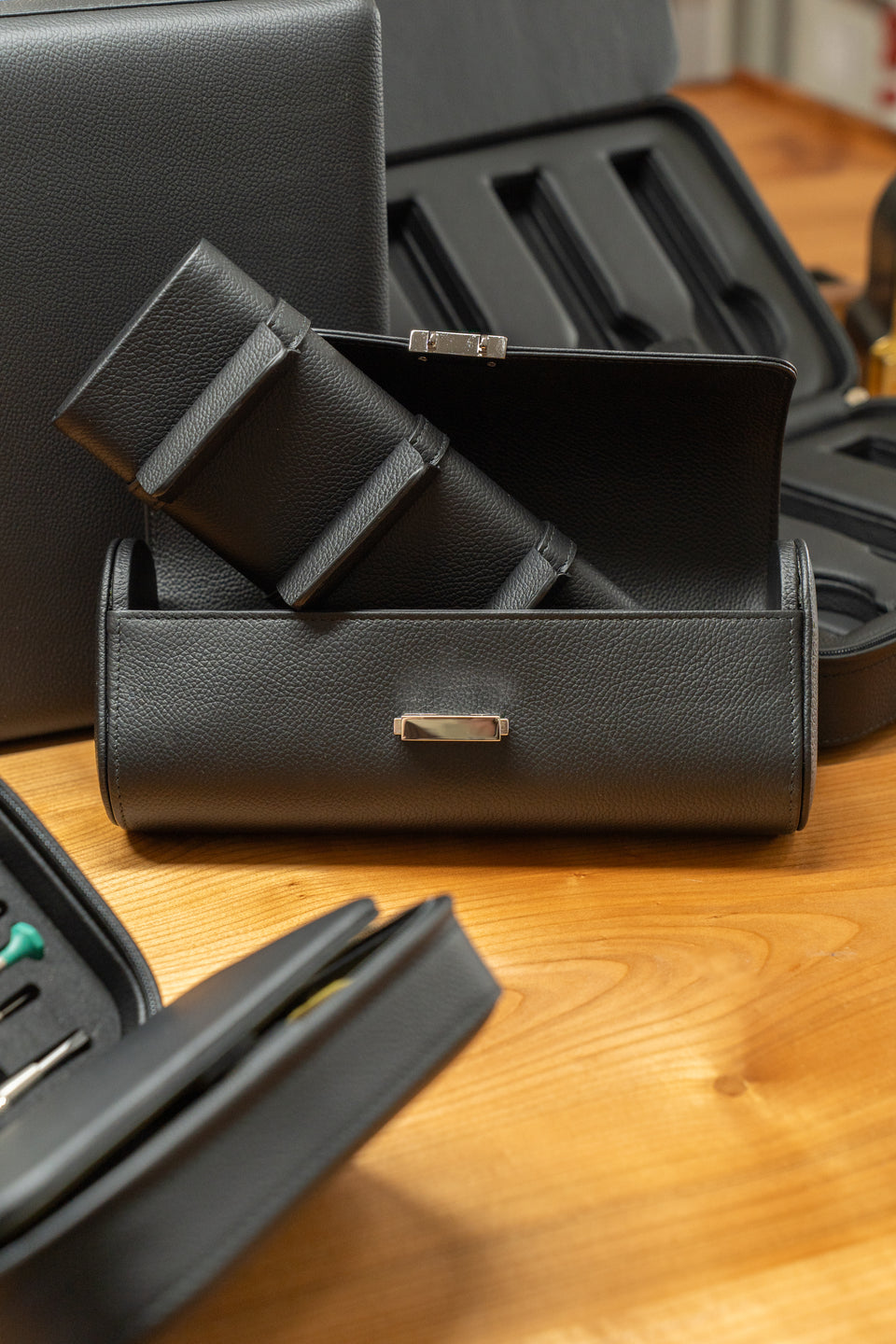 Pochette 4: leather watch roll