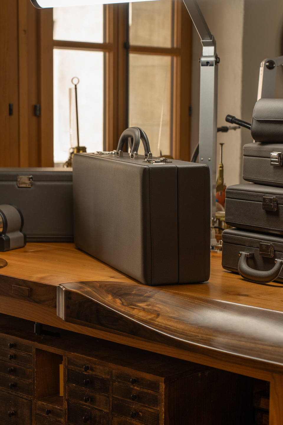 Leather watch suitcase: Valigetta 32