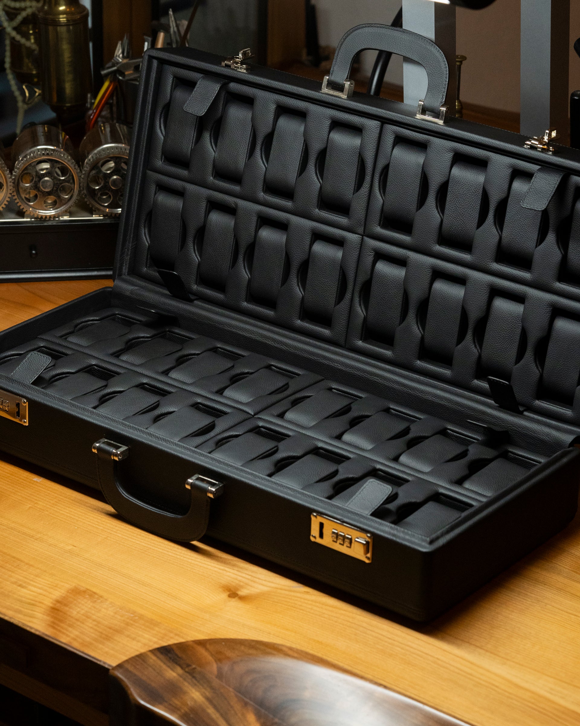 Valigetta: a 32 slot watch suitcase designed for your collection
