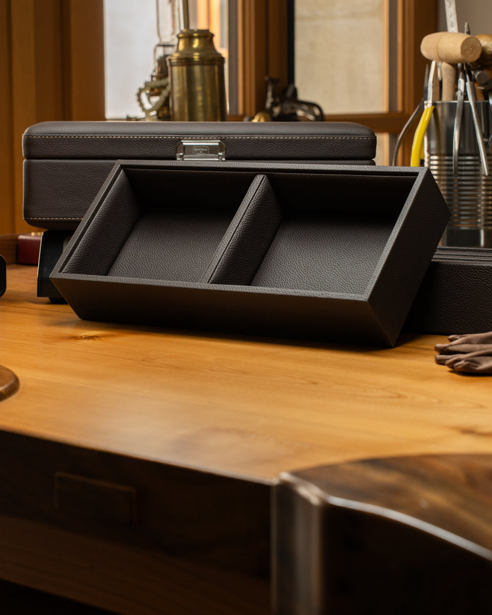 Vassoio C: leather valet tray