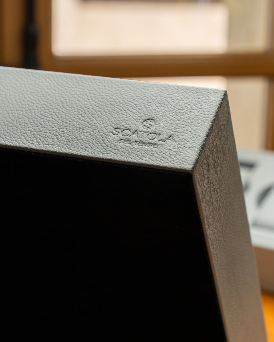Leather valet tray: Vassoio D Pearl Grey