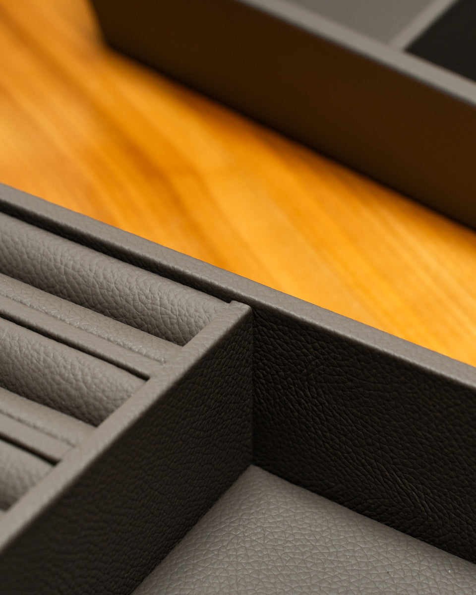 Leather jewellery tray: Vassoio B Intense Black