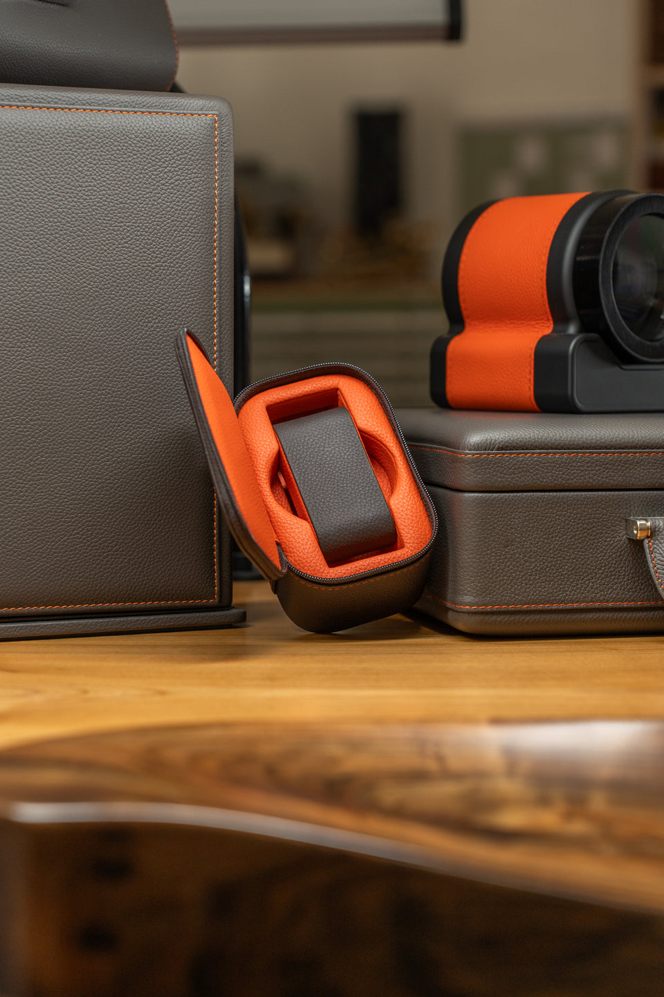 Leather travel watch case: Viaggio 1