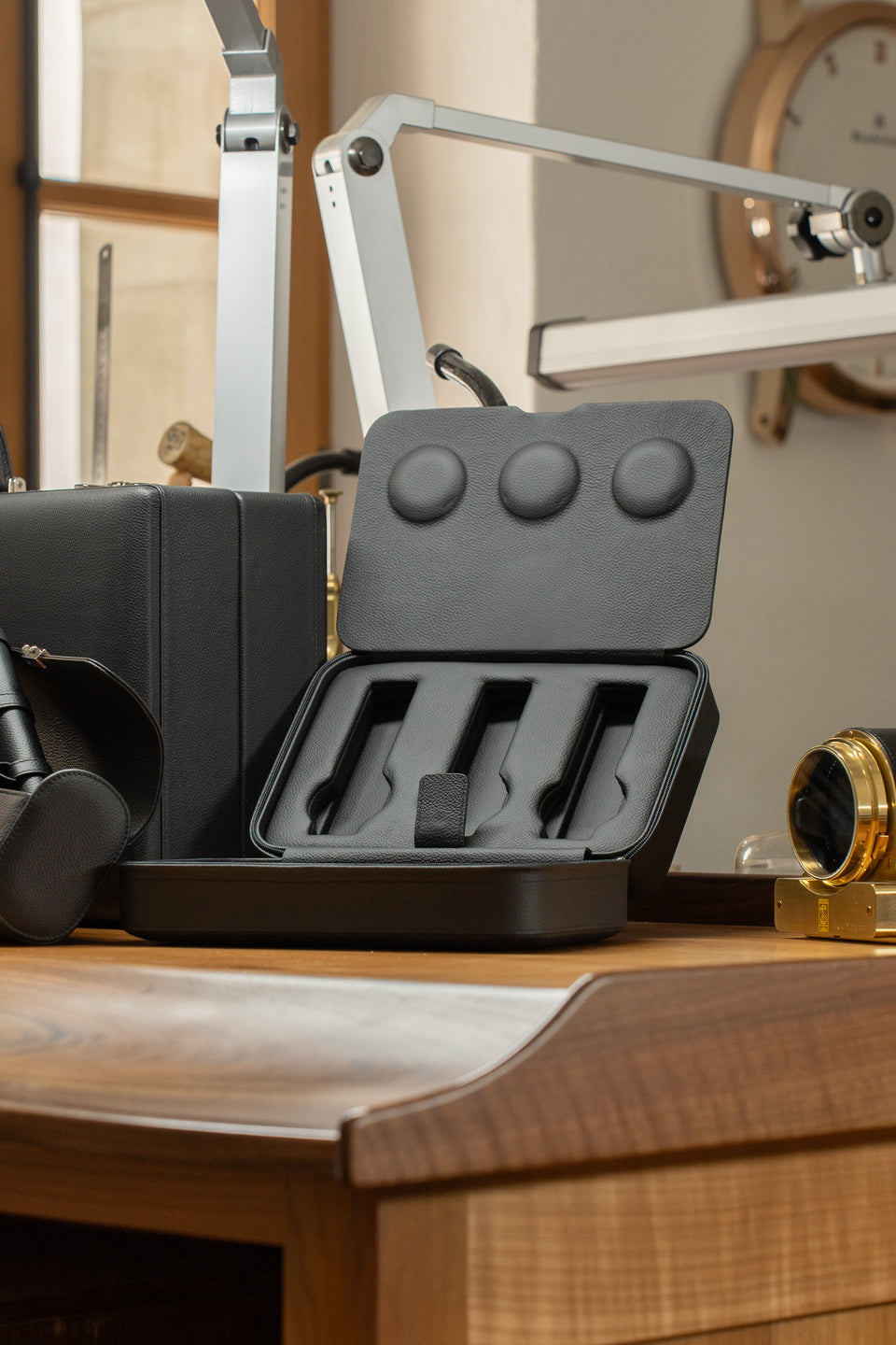 Leather travel watch case: Viaggio 6