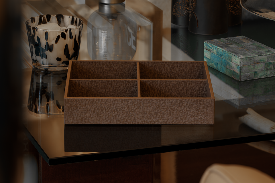 Leather valet tray: Vassoio D Chocolate Brown