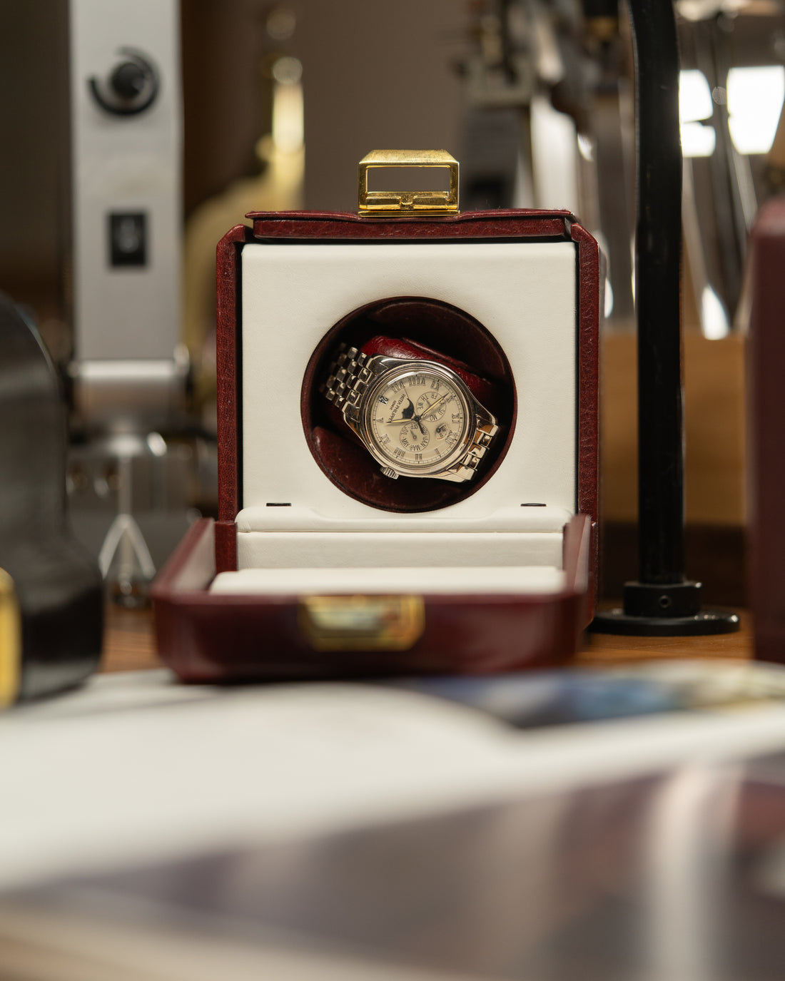 Scatola del Tempo: The Origin of the First Automatic Watch Winder